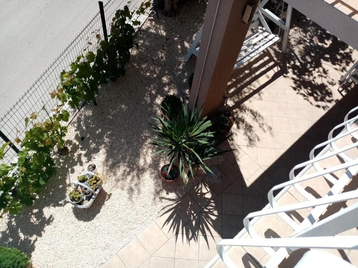 Apartments Anita Frane Водице Екстер'єр фото