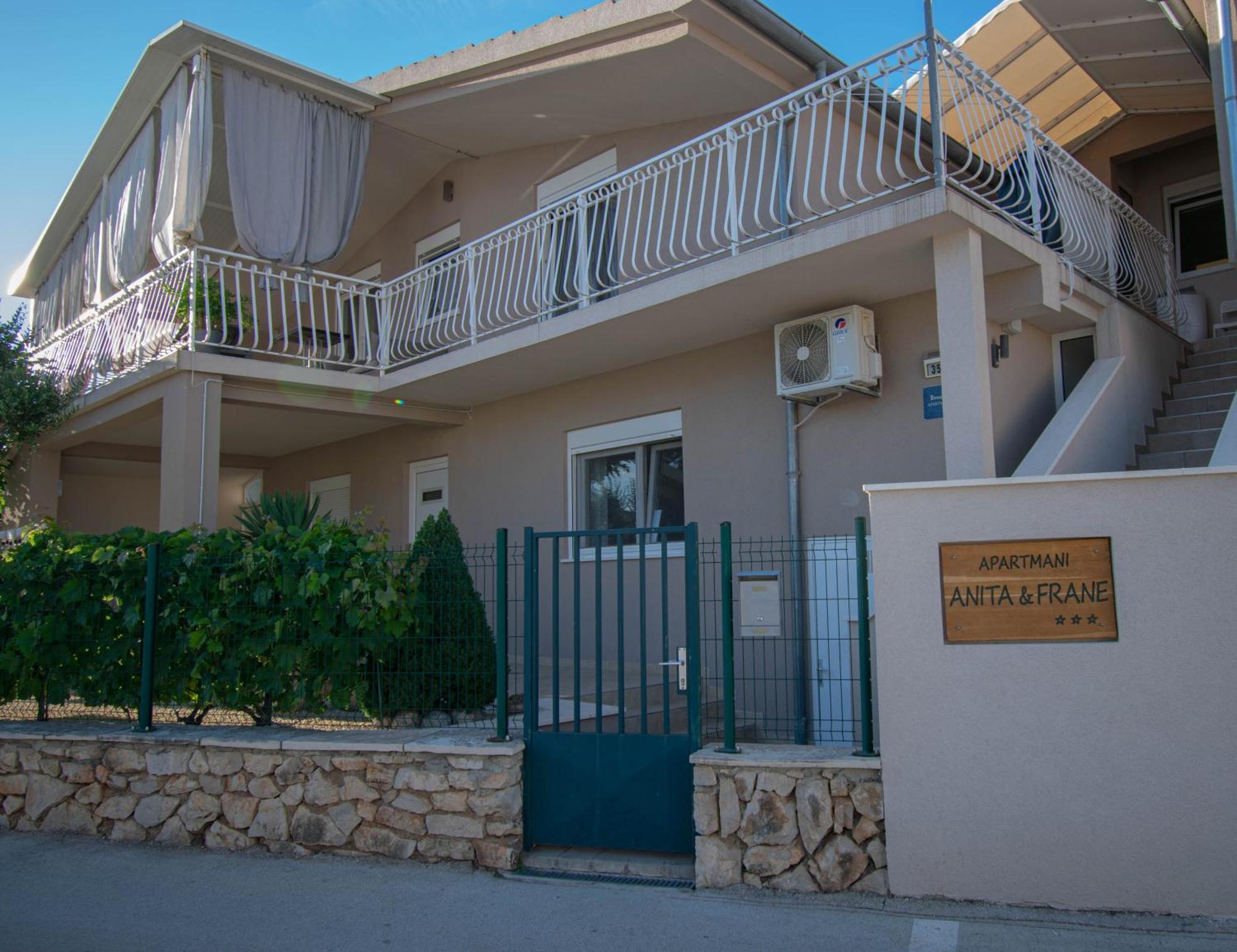 Apartments Anita Frane Водице Екстер'єр фото